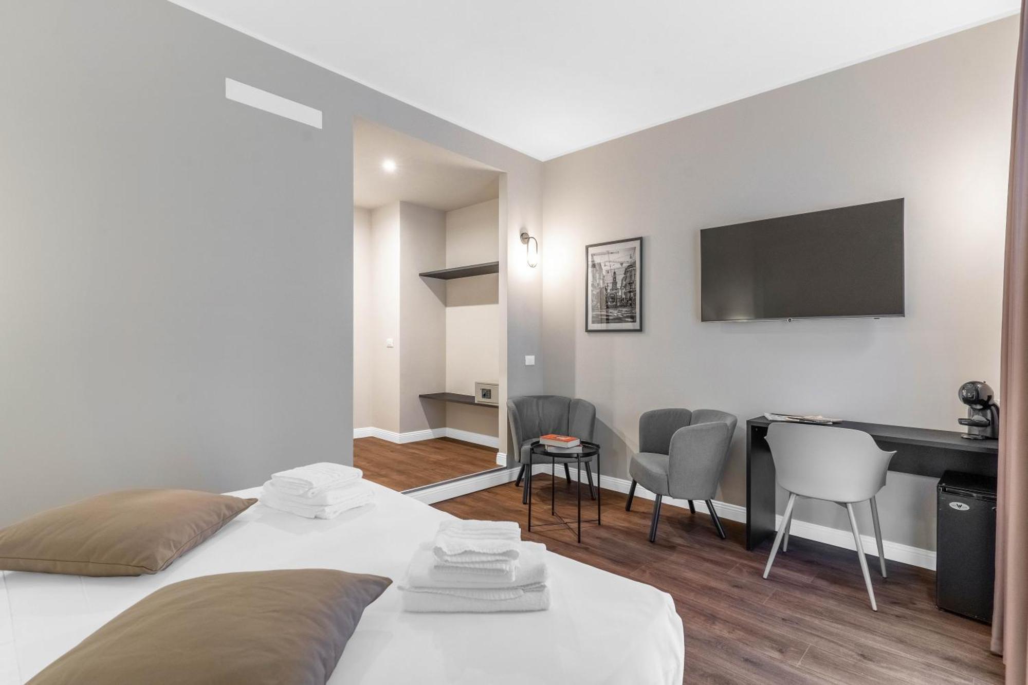 Torriani Suites Foresteria Lombarda Милано Екстериор снимка