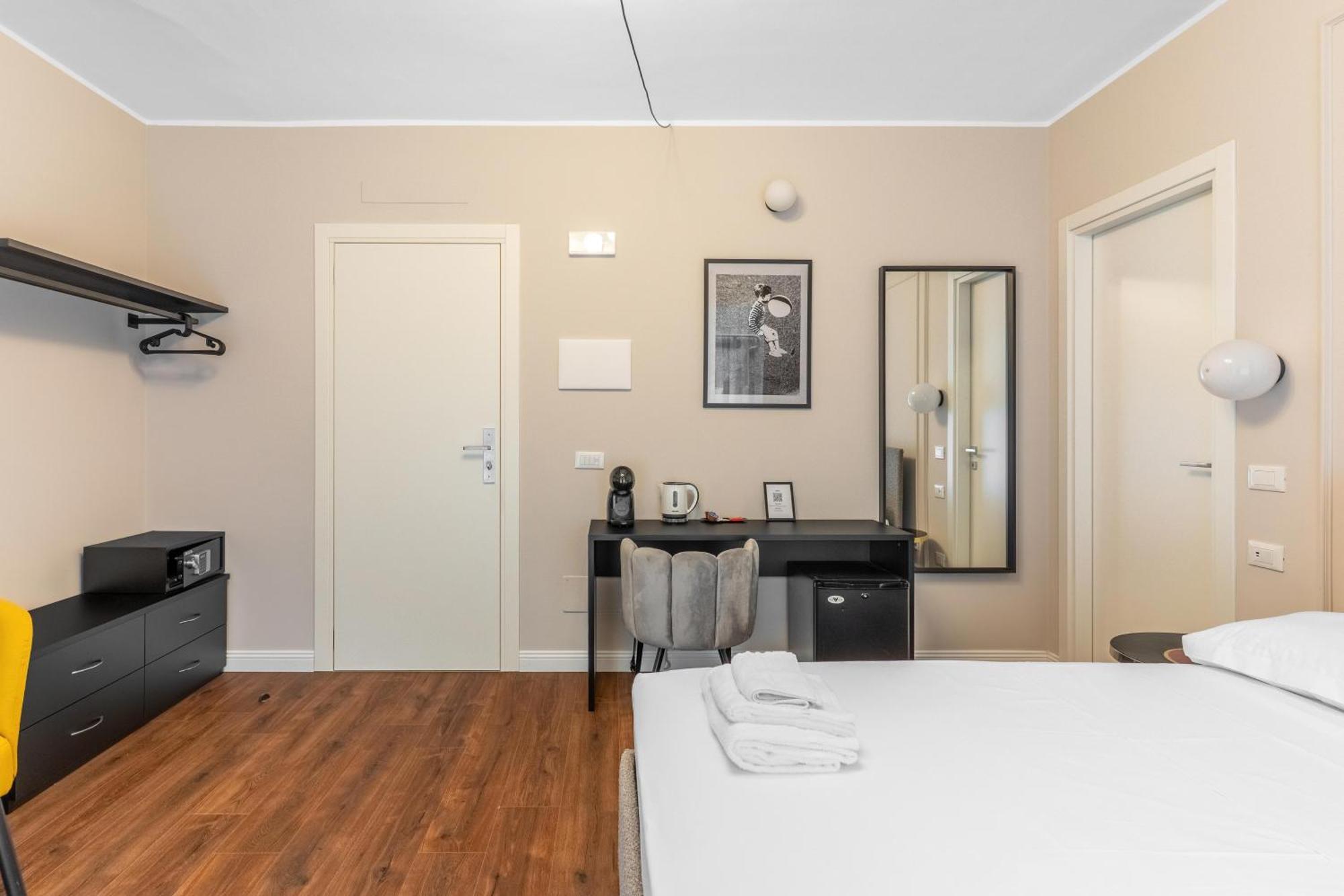 Torriani Suites Foresteria Lombarda Милано Екстериор снимка